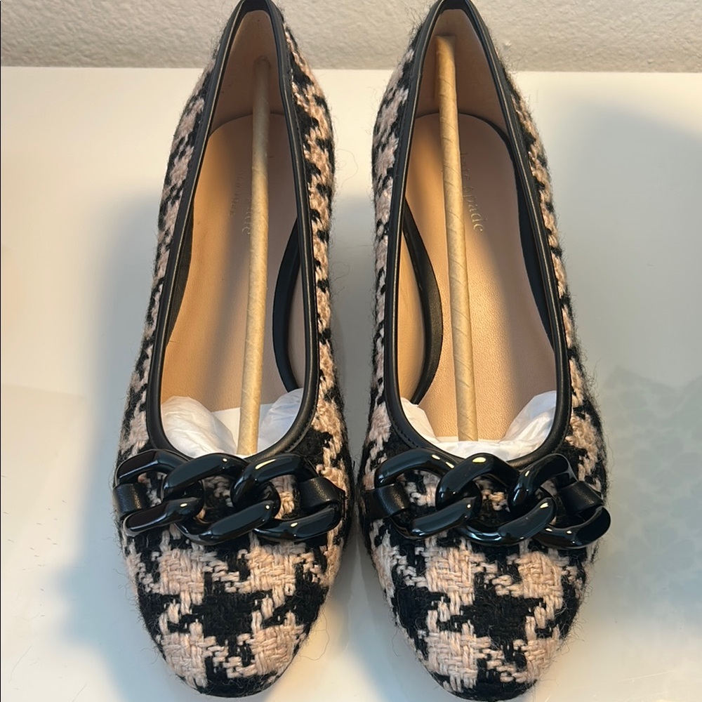 Kate Spade Black and Cream Heels with Elegant Design